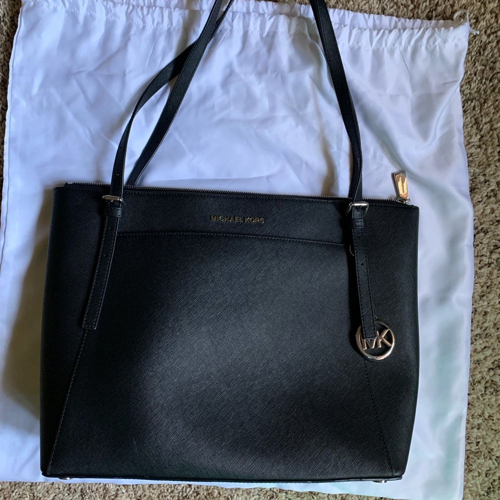 Michael Kors black 2 handle satchel style pocket book